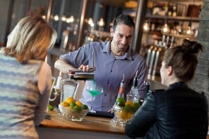 Cocktail Bar Service til fest - Cocktails til fest - Bartender udlejning