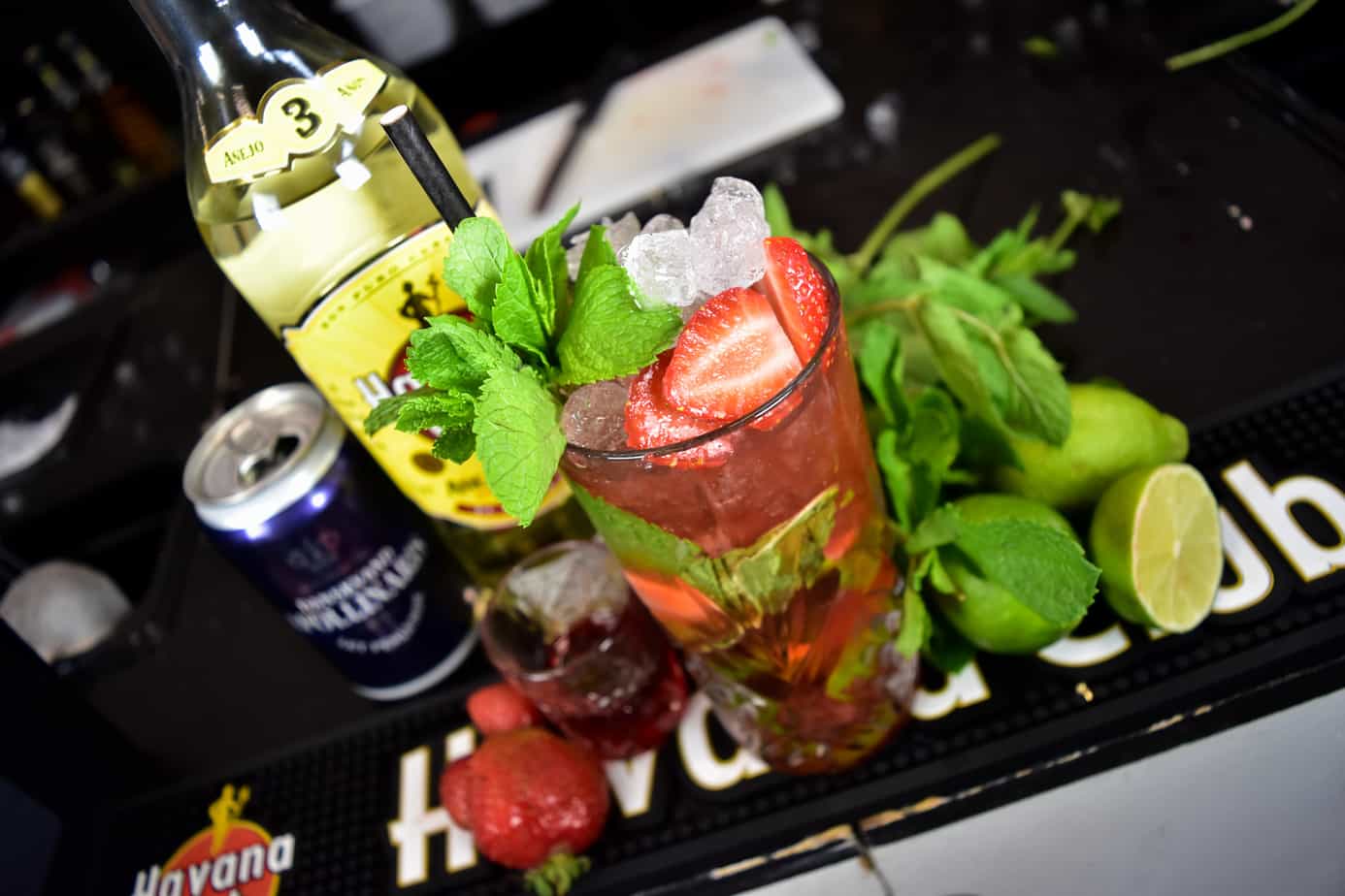 Jordbær Mojito opskrift - Mojito med Jordbær opskrift - Frugt mojito opskrift - cocktail med jordbær drink opskrift